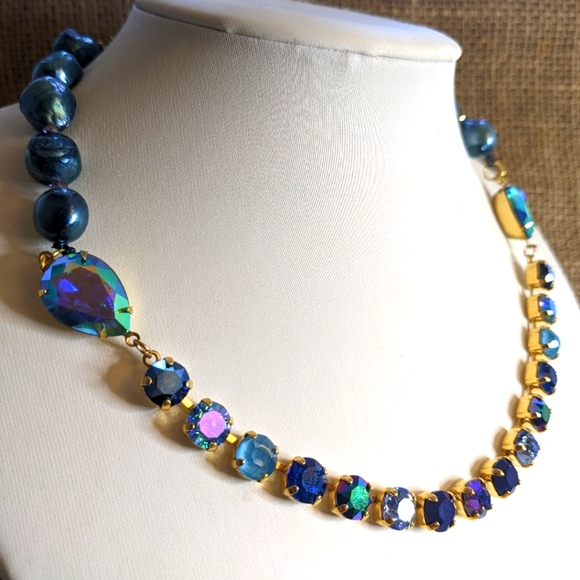 Blue Metallic AB Crystal & Natural Blue Baroque Pearls in Stunning Necklace - Picture 4 of 7